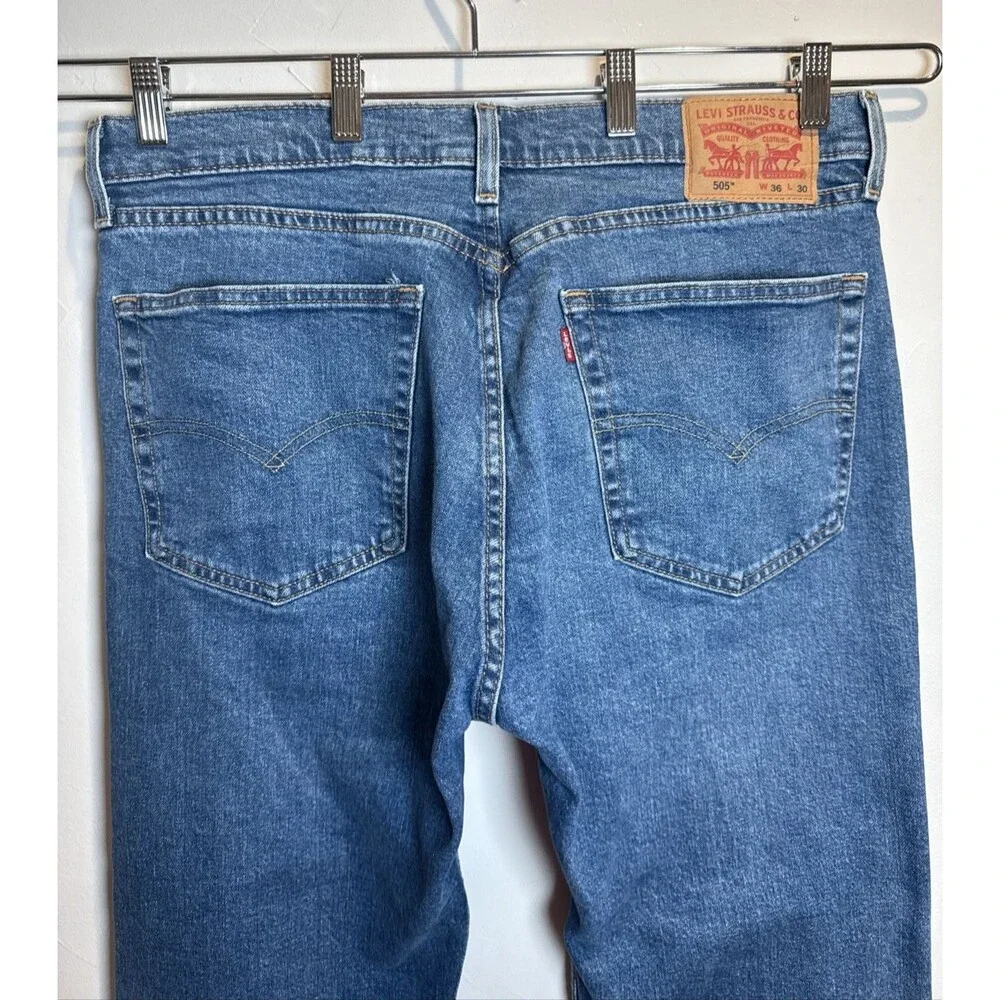 Levi’s 505 Jeans Men's Size 36 x 30 Medium Wash